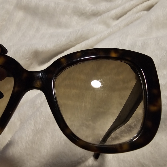 GUCCI SUNGLASSES - Picture 8 of 9